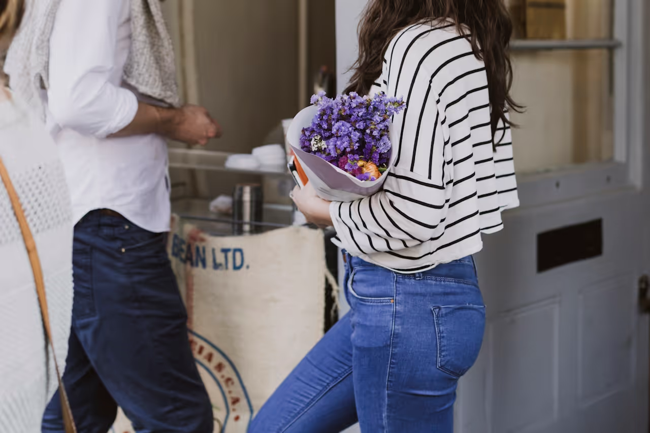 buying-flowers.png